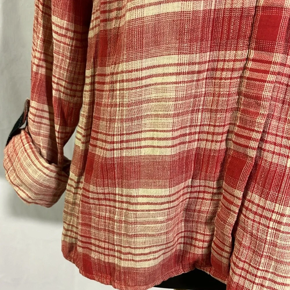 C&C California Chrysanthemum Red Mixed Plaid High Low Button Down Shirt - Picture 9 of 16